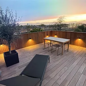 luxe-duplex-met-airco-en-adembenemend-prive-terras.hotelsghent.com/